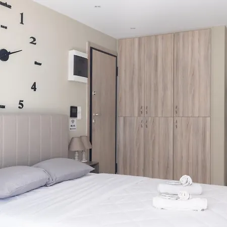 Aiolos Luxury Agios Dimitrios Center 4 *