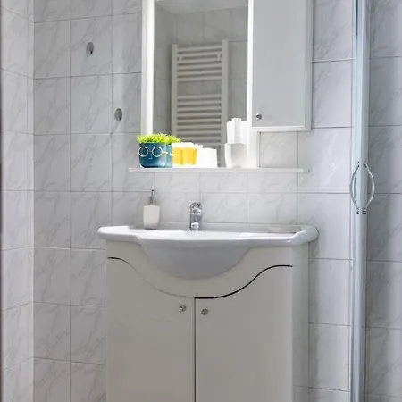Aiolos Luxury Agios Dimitrios Center 4 * Athens